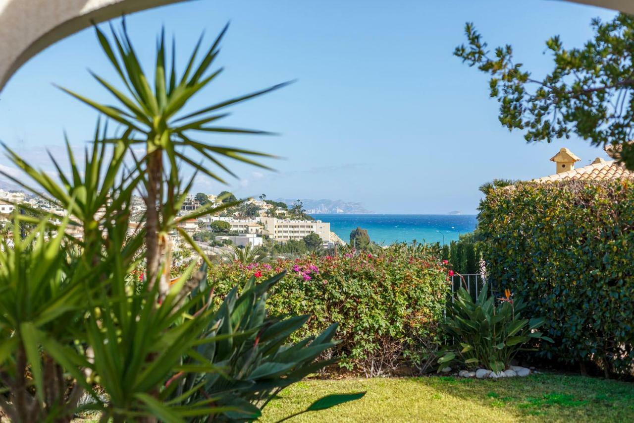 Bright Villa With Salt Water Pool El Campello Eksteriør billede