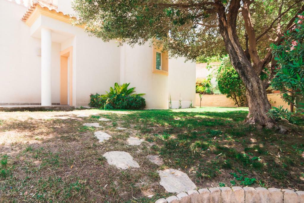 Bright Villa With Salt Water Pool El Campello Eksteriør billede